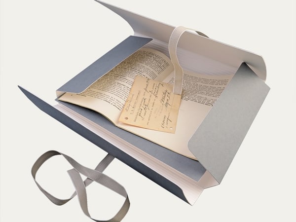 Folder Base Folders with flaps, reinforced base and ribbons - KLUG-CONSERVATION