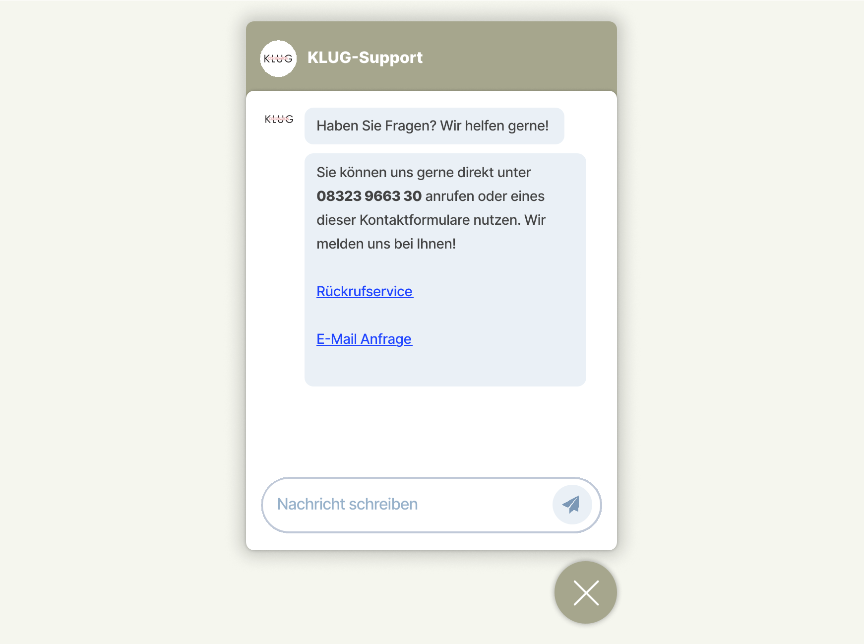 Geöffneter Website-Chatbot von KLUG-CONSERVATION, der Nutzern bei Fragen zu Produkten, Registrierung und Kulturgutschutz hilft.